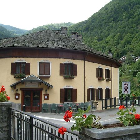 Hotel Residence Giardini Piode Bagian luar foto