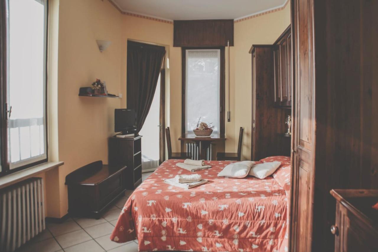Hotel Residence Giardini Piode Bagian luar foto